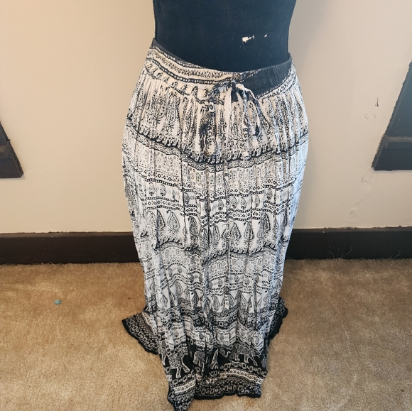 SOLD**********BOHO Elephnat Print Skirt - Picture 2 of 2